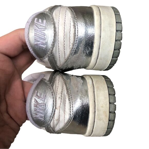 VINTAGE 2010 Nike Dunk Low Metallic Silver Size 6 - Picture 6 of 16